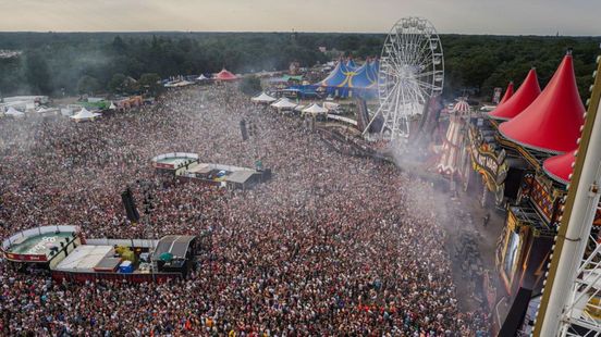 Zwarte Cross gooit nu al kaarten op de toog