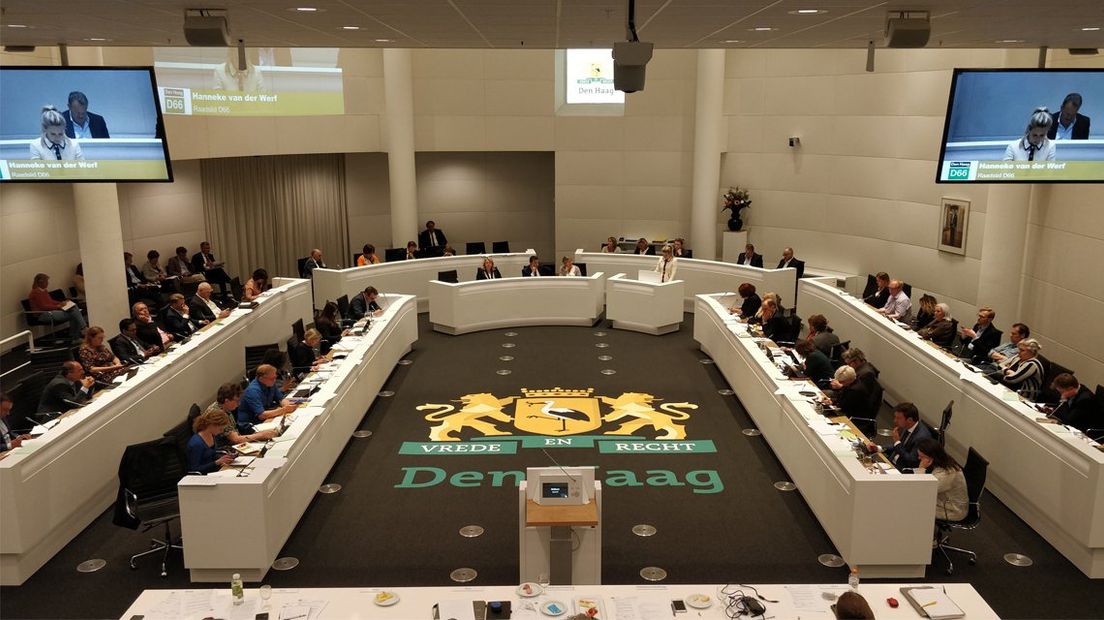 De gemeenteraad van Den Haag in debat.