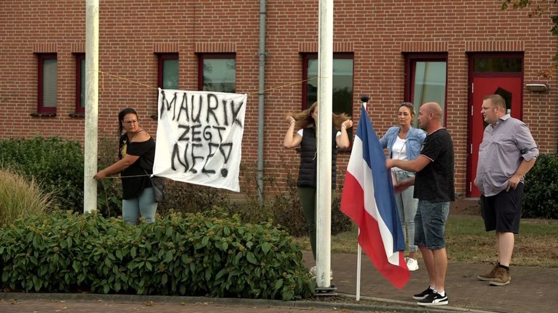 Protest tegen de komst van asielopvang in Maurik.