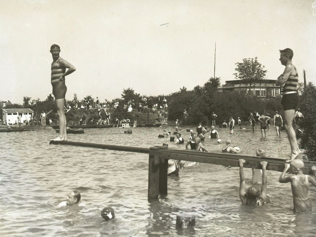 Duik mee in de geschiedenis van verdwenen zwemplassen en bosbaden in Drenthe