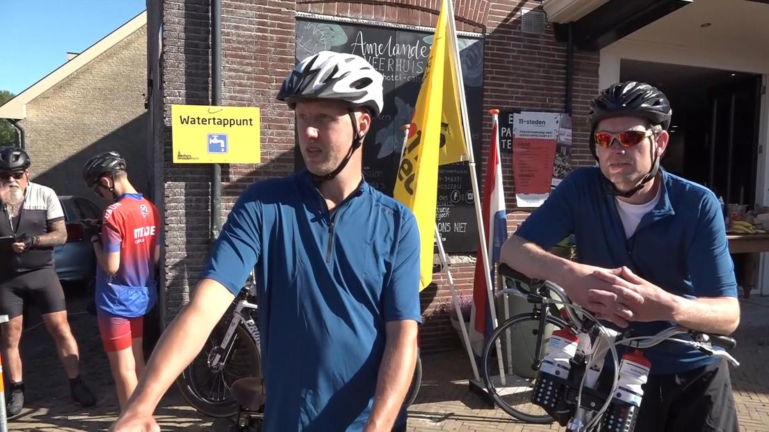 Twee van de mannen van Team Bitterballen