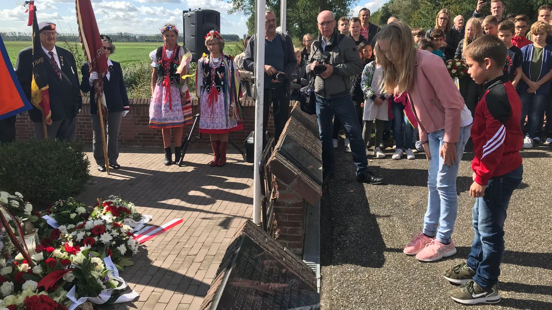Axelse bevrijding herdacht: 'Ik ben blij dat er nu niet meer zo veel oorlog is als toen'