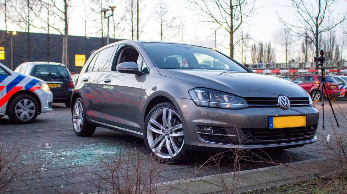 De auto van de ontvoerde man, op een parkeerplaats in Amstelveen.