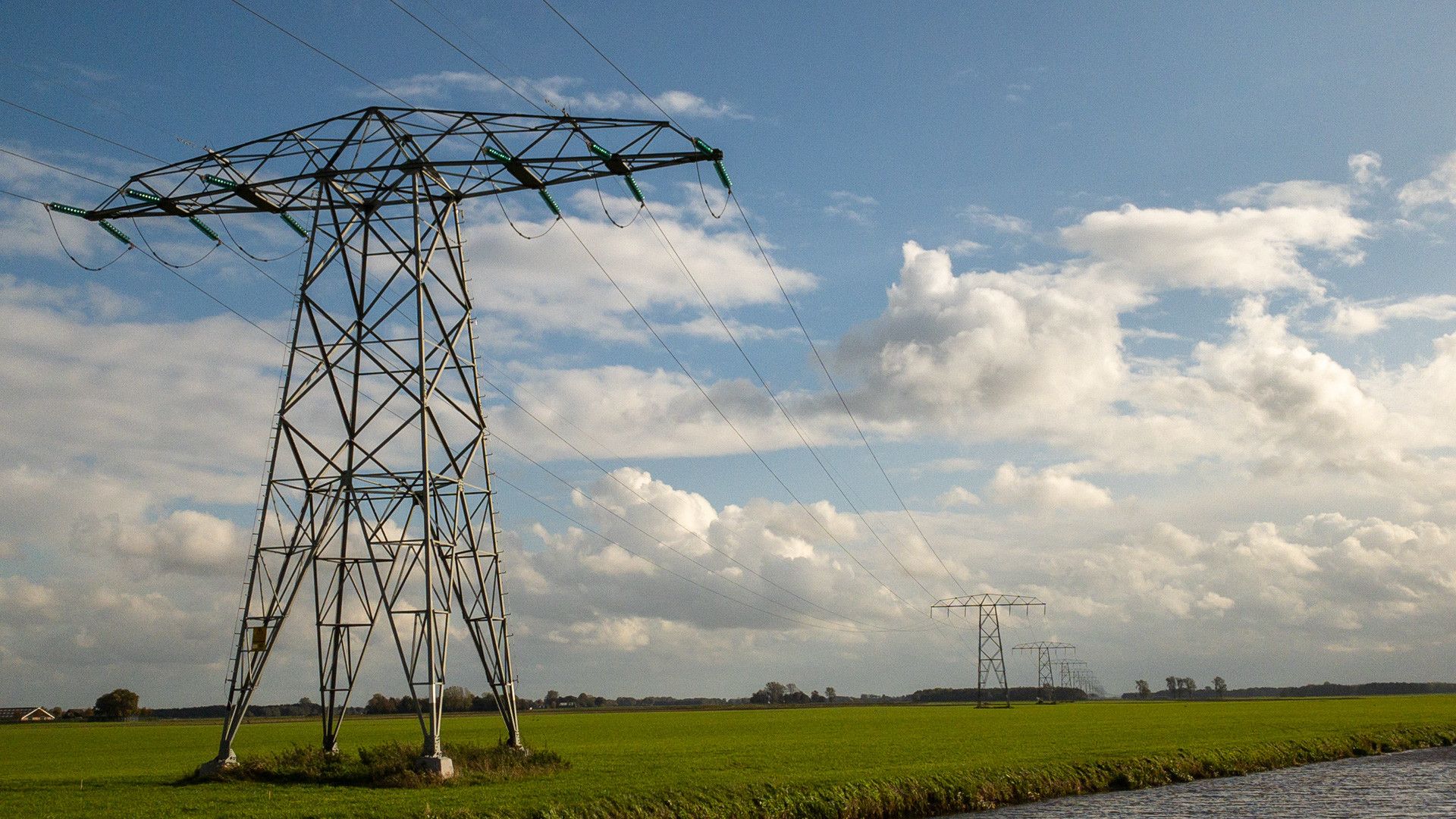 TenneT En Enexis Bouwen Nieuw Hoogspanningsstation Bij Veenoord - RTV ...