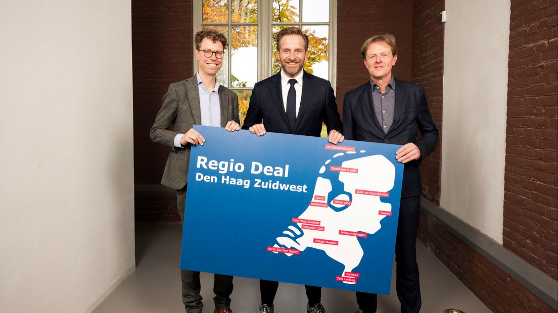 Wethouder Martijn Balster, minister van Binnenlandse Zaken Hugo de Jonge en Chris Schaapman van het Nationaal Programma Zuidwest