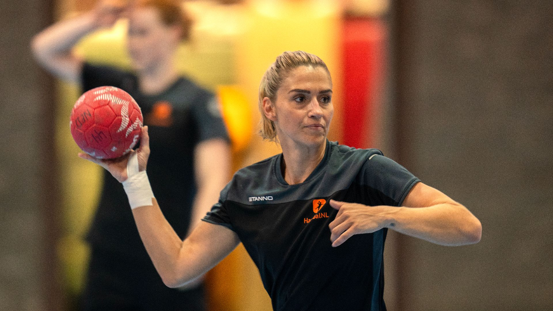 Estavana Polman: 'Boekarest is nu ons thuis, hier vinden we rust' - Omroep  Gelderland