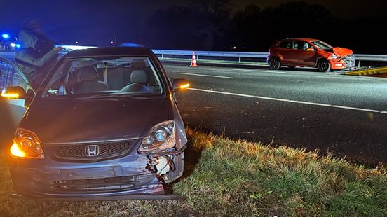 112 Nieuws: Drie autos betrokken bij ongeval A1 | Brand in woning Hengelo. 112 Nieuws: Drie autos betrokken bij ongeval A1 | Brand in woning Hengelo.