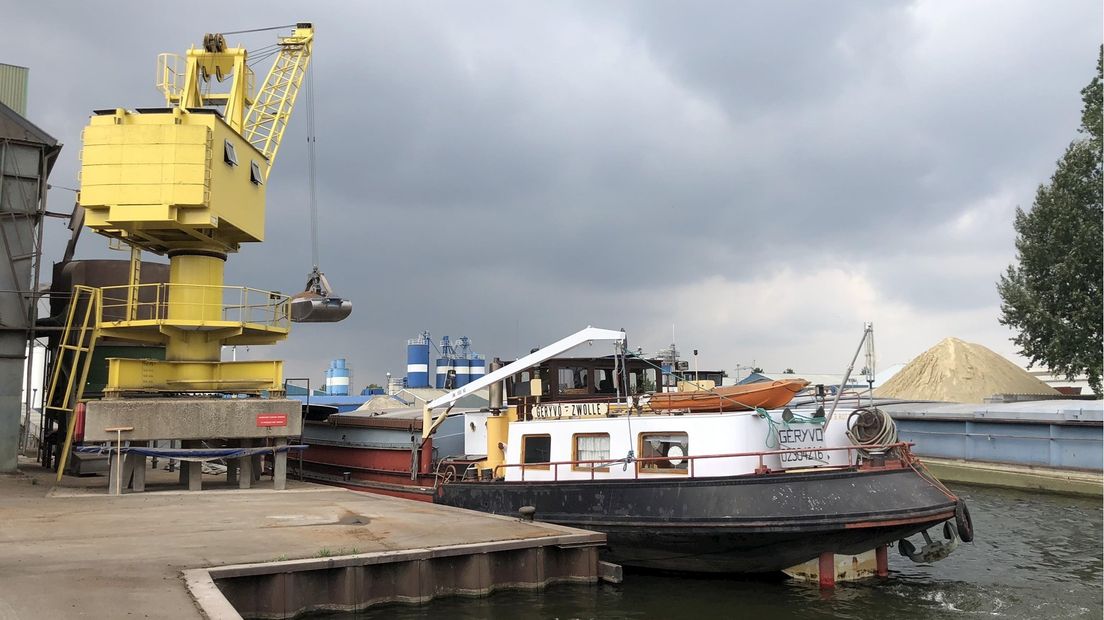 De laatste boot in de haven van Deventer werd vandaag uitgeladen
