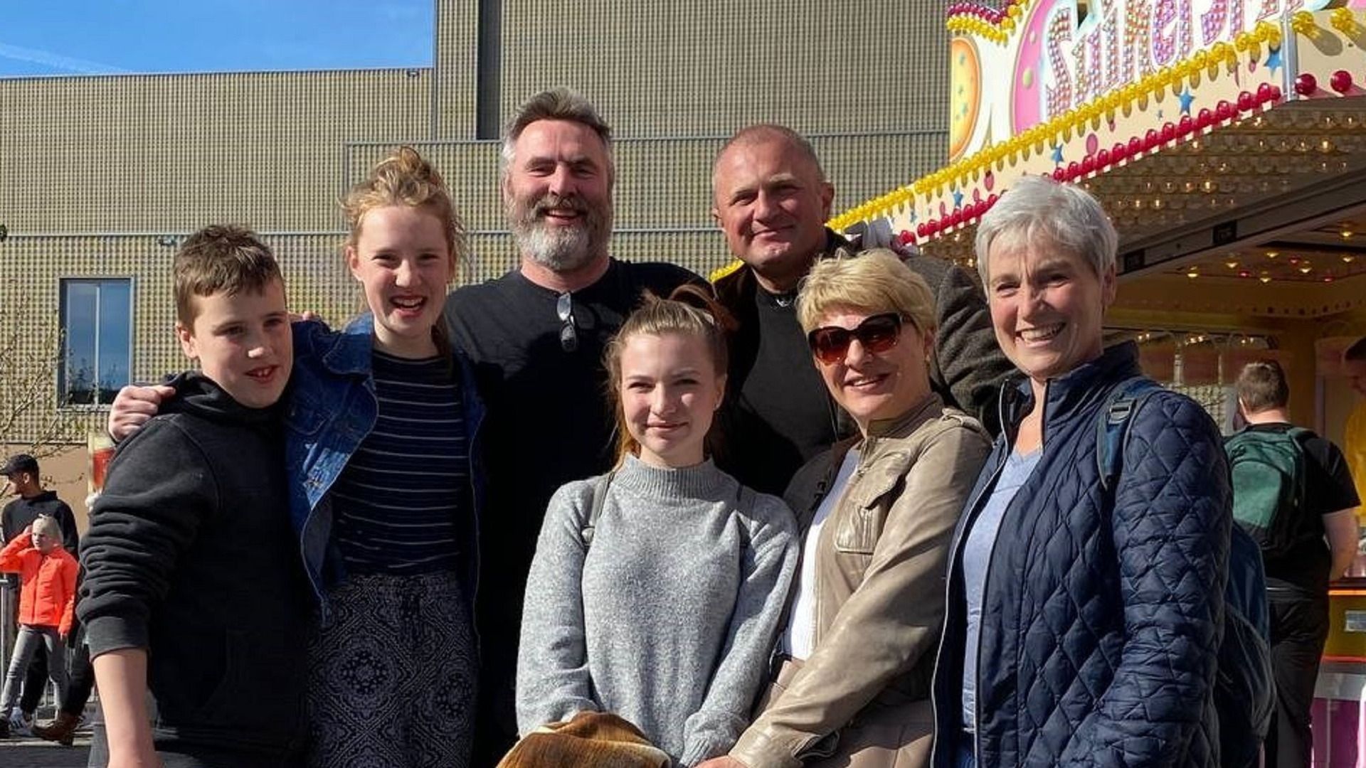 Oekraïense familie van Dariia een dag erop uit met het gastgezin