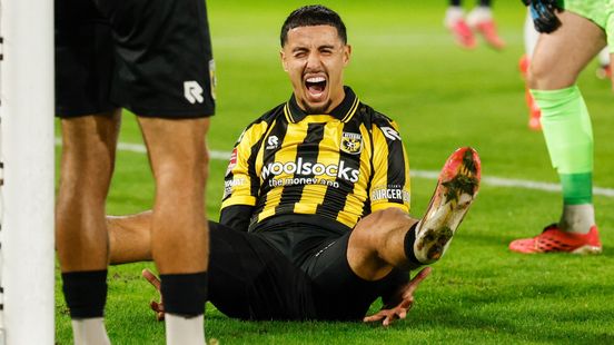 Vitesse faalt in afwerking tegen uitgekookt Emmen dat GelreDome verlaat met zege