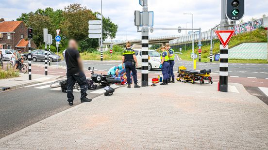 Fietser gewond na botsing met motor | Dordtenaar aangehouden voor cocaïnesmokkel tussen bananen. Fietser gewond na botsing met motor | Dordtenaar aangehouden voor cocaïnesmokkel tussen bananen.