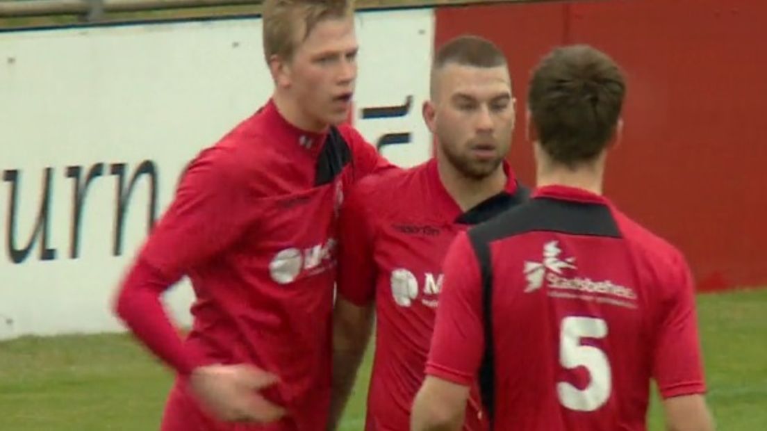 Haanstra (links) scoorde drie keer (Rechten: RTV Drenthe/Dennis Weitering)
