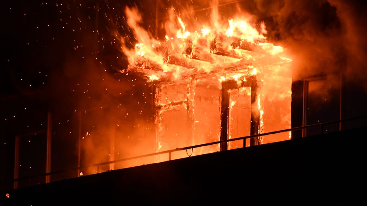 Onduidelijk of brandstichter azc nog vervolgd zal worden; hij is en blijft onvindbaar