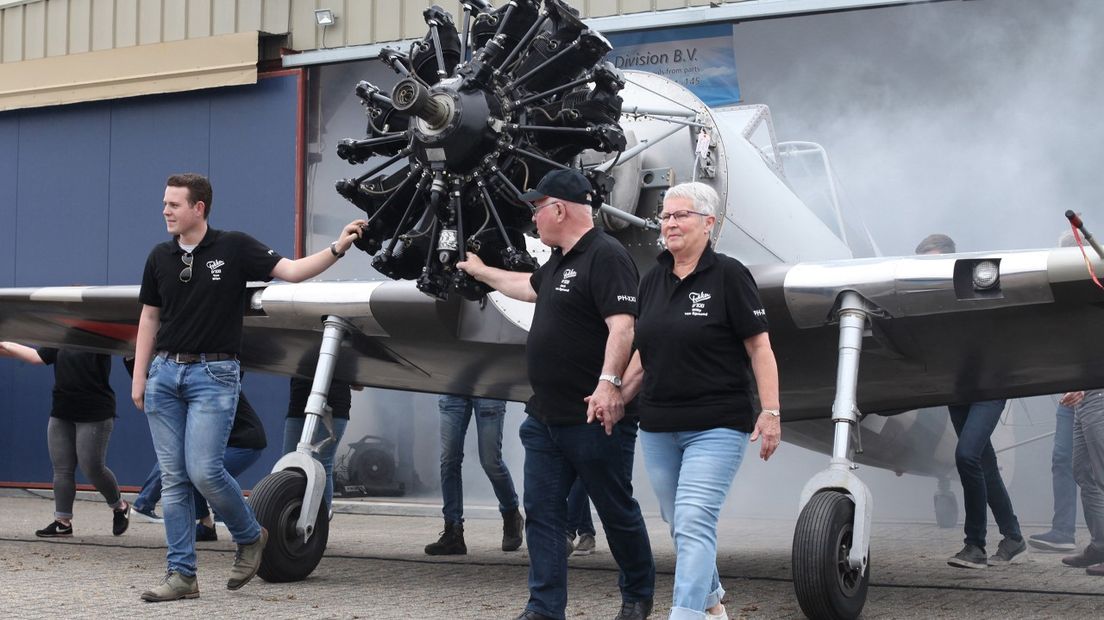 Roll out van de D-21 tijdens Wings and Wheels 2019 (Rechten: Gerrit Boxem)