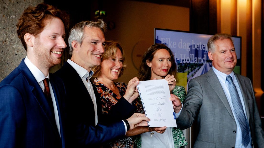 De fractievoorzitters presenteren het coalitieakkoord van de provincie Zuid-Holland.