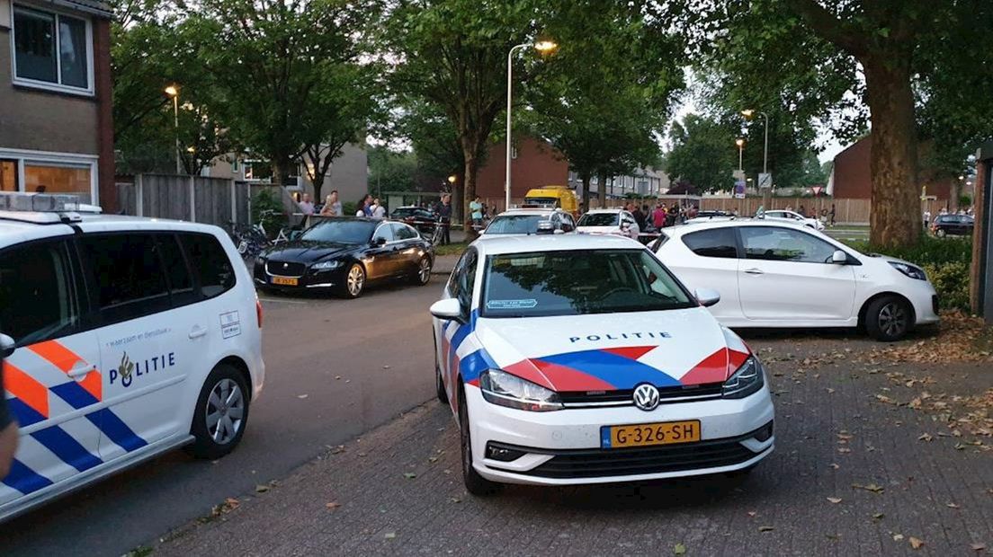 Politie lost waarschuwingsschot bij knokpartij in Hengelo