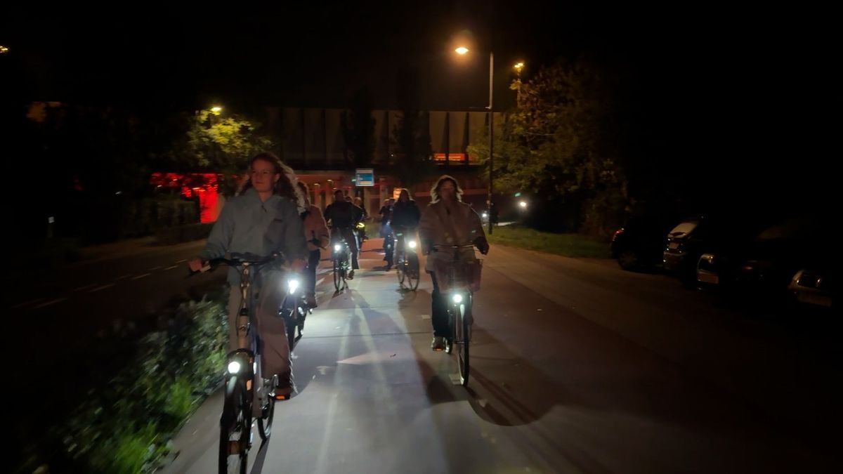 Fietsen langs onveilige plekken: vrouwen eisen de nacht op