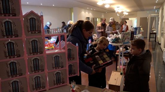 Eerste Swap Sint Harderwijk groot succes 'Ik heb een puzzel van 500 stukjes'