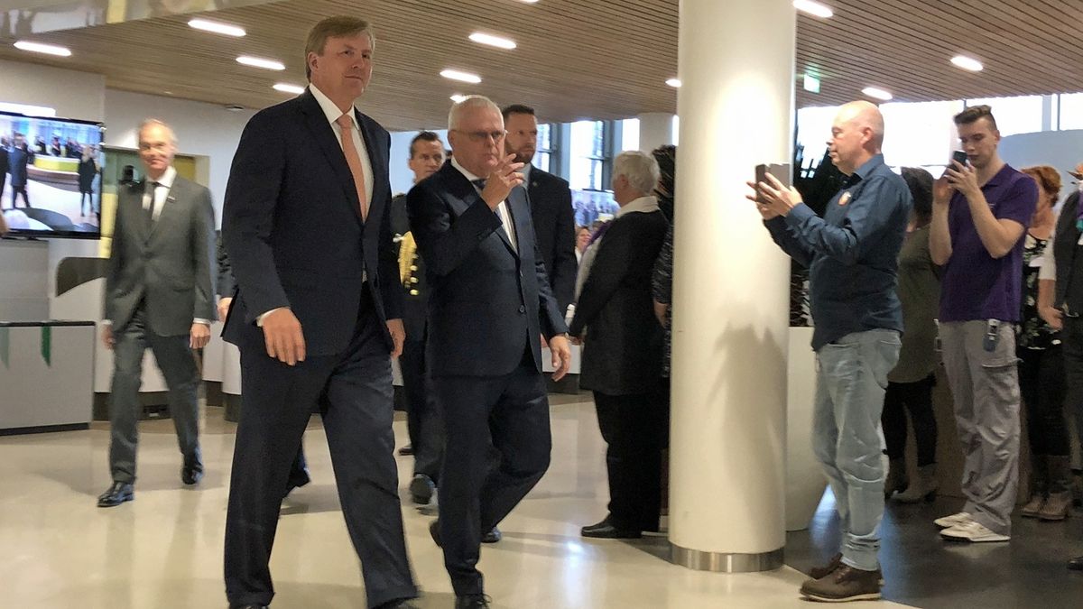 Koning opent officieel het Ommelander Ziekenhuis Groningen in Scheemda
