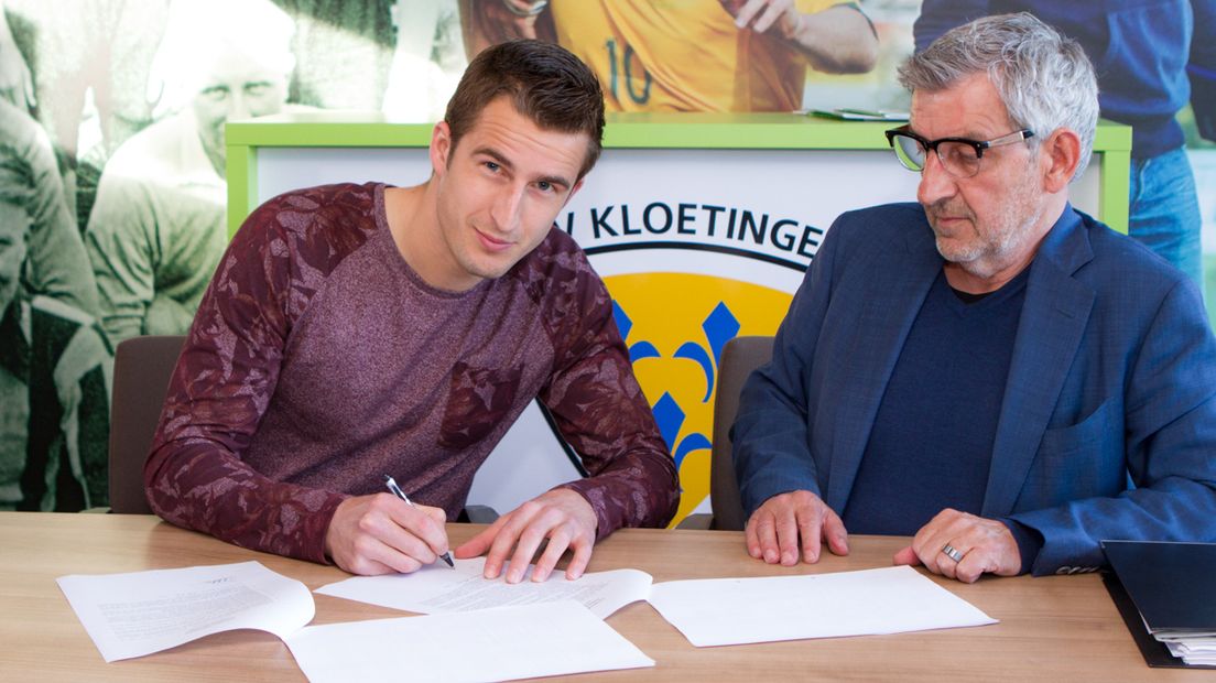 Thijs van den Dries ondertekent contract bij Kloetinge