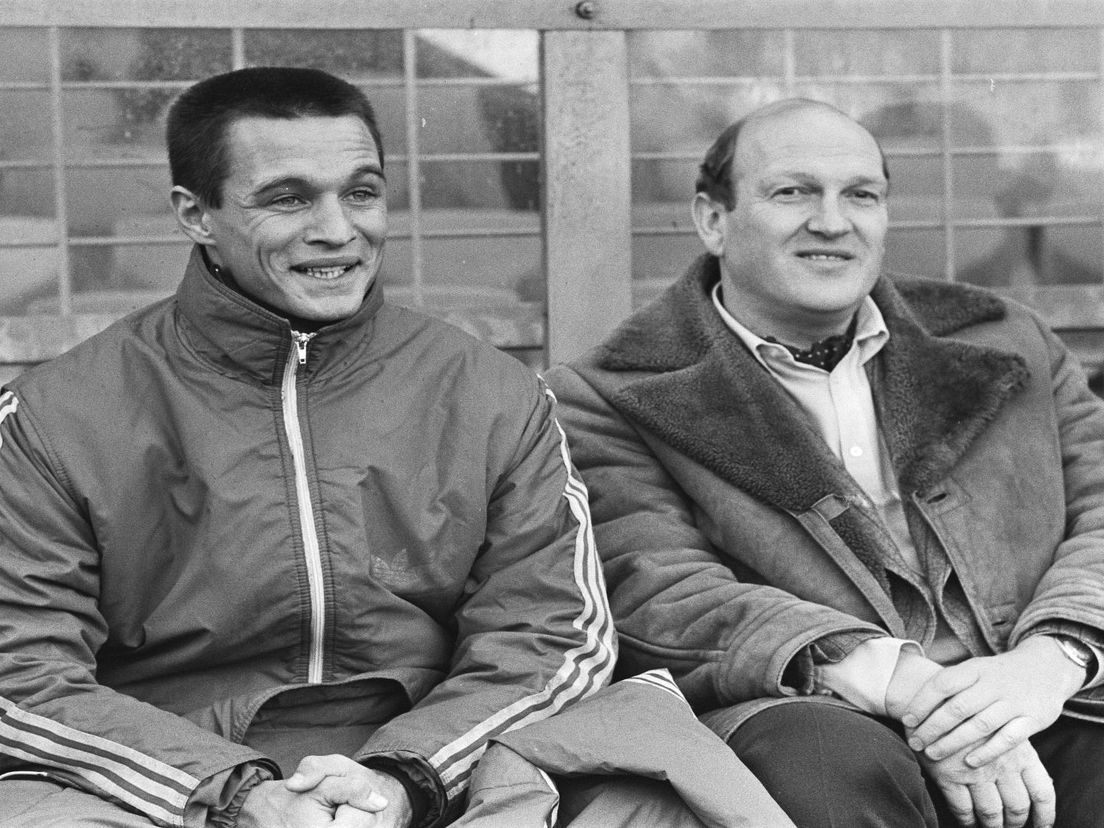 Simon Kistemaker (rechts) als trainer in 1984.