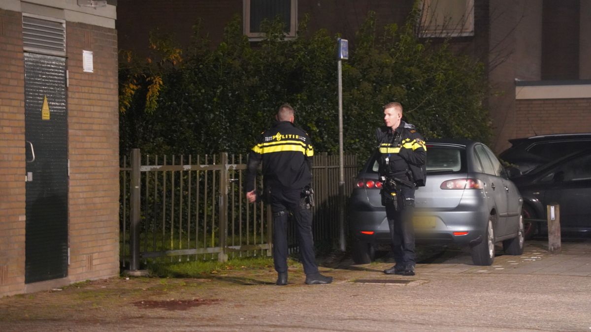 112 Nieuws: Tractor in de sloot bij Daarlerveen