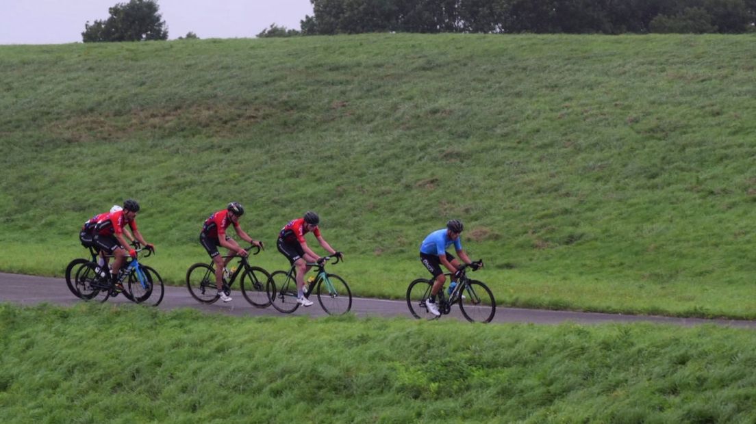 De mannen van WV Het Stadion en De Volharding op het parcours in Utrecht.