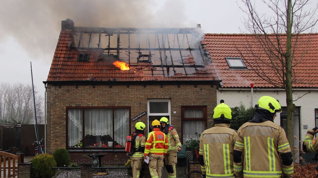 De brand brak rond 10.30 uur uit