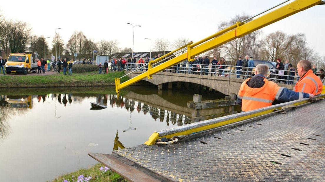 Auto te water in Raalte