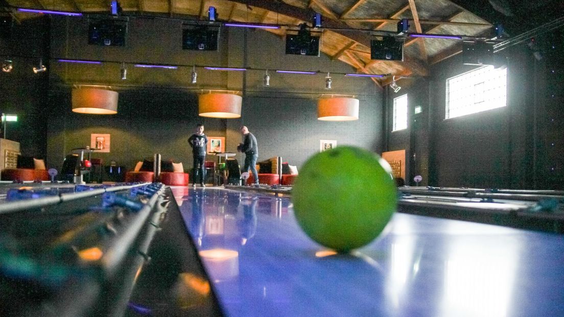 De oude transporthal van Wester Transport leent zich perfect voor een bowlingbaan