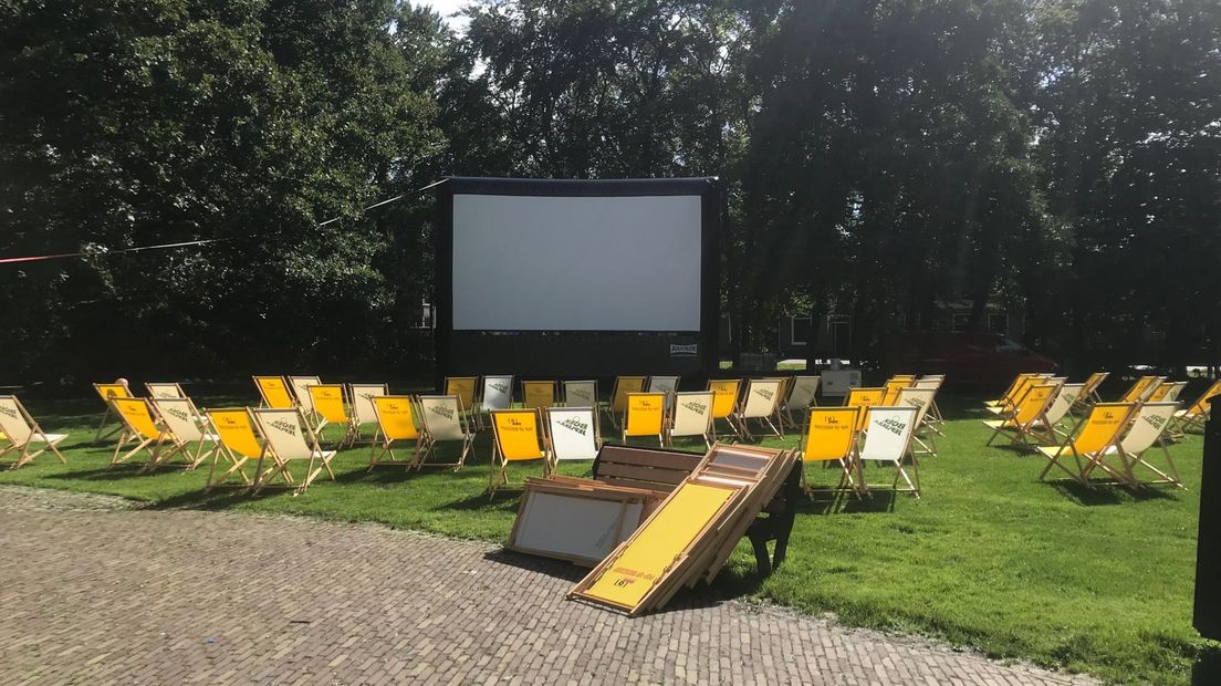 De première van de Pop-up bioscoop in Assen is vanavond in de Gouverneurstuin (Rechten: RTV Drenthe / Margriet Benak)