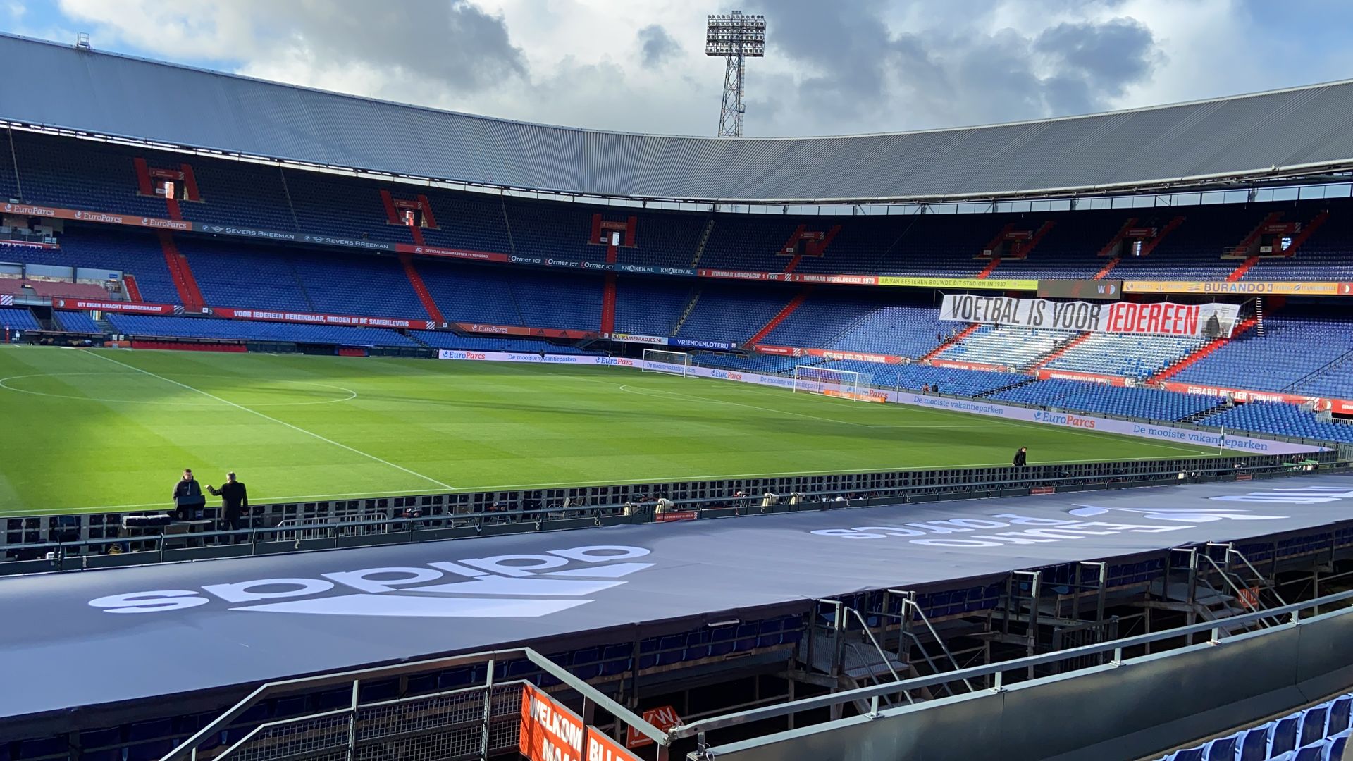De Kuip bleef in het seizoen 2020/2021 grotendeels leeg