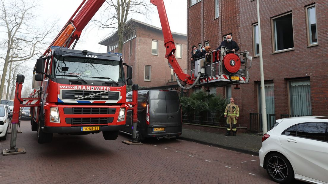 Bewoners gered bij brand in Spoorwijk