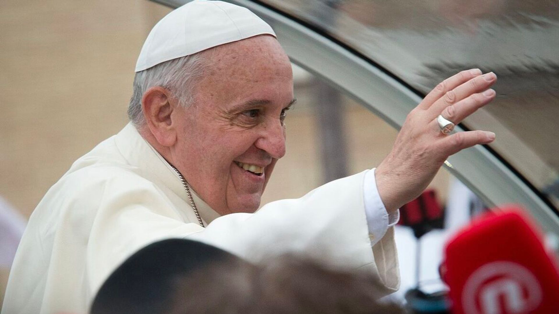Toch een bedankt voor 'onze' bloemen bij Urbi et Orbi van paus op Sint