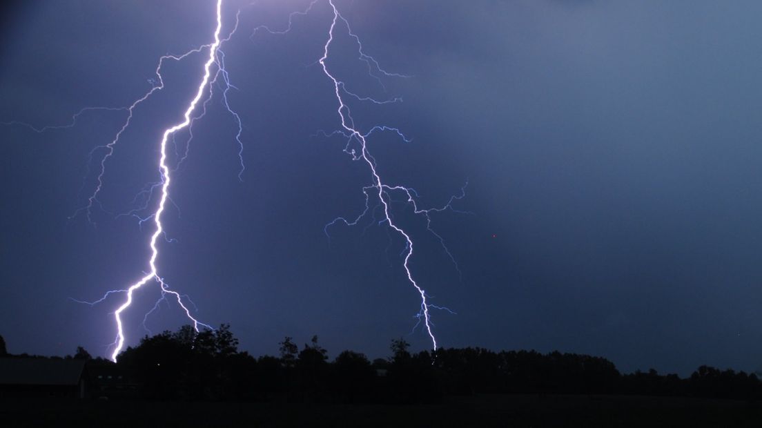 De restanten van de tropische orkaan Bertha trokken zondag over Gelderland.
