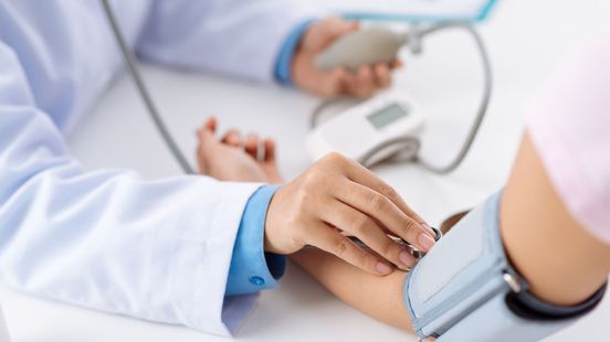 FIOD doet invallen: mogelijke corruptie cardiologen Gelderland
