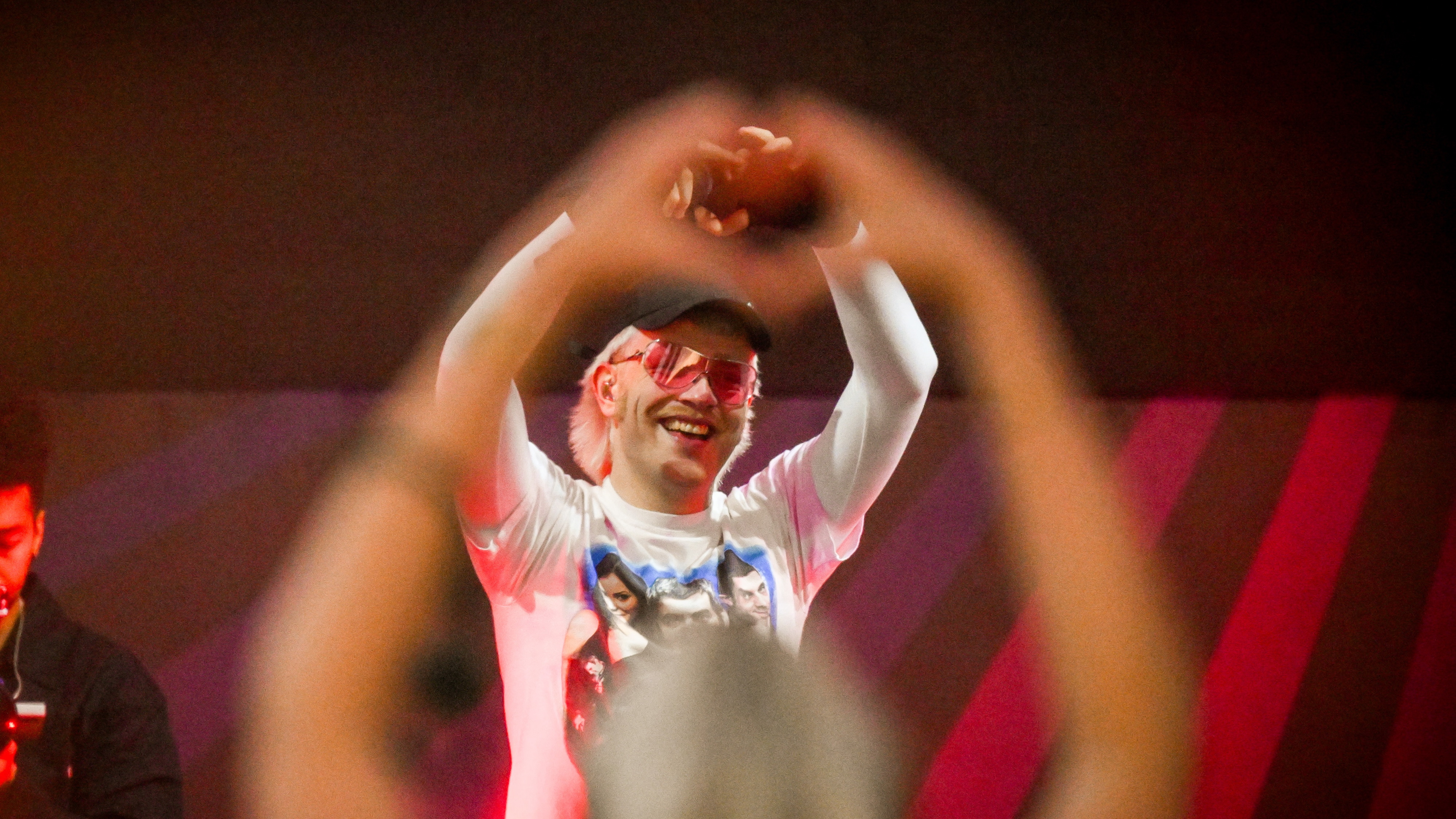 Joost Klein bedankt publiek "voor de liefde" en sluit af met knipoog naar Songfestival