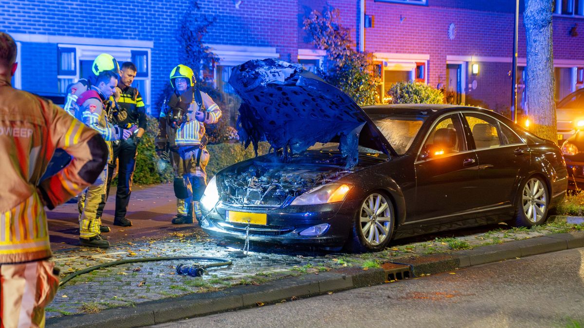 112 Nieuws: Vreemde lucht in Deventer wijk | Autobrand in Deventer