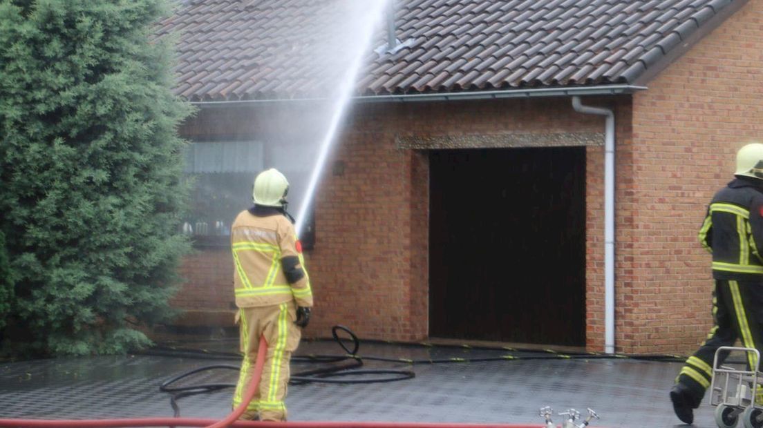 Uitslaande brand in huis Denekamp