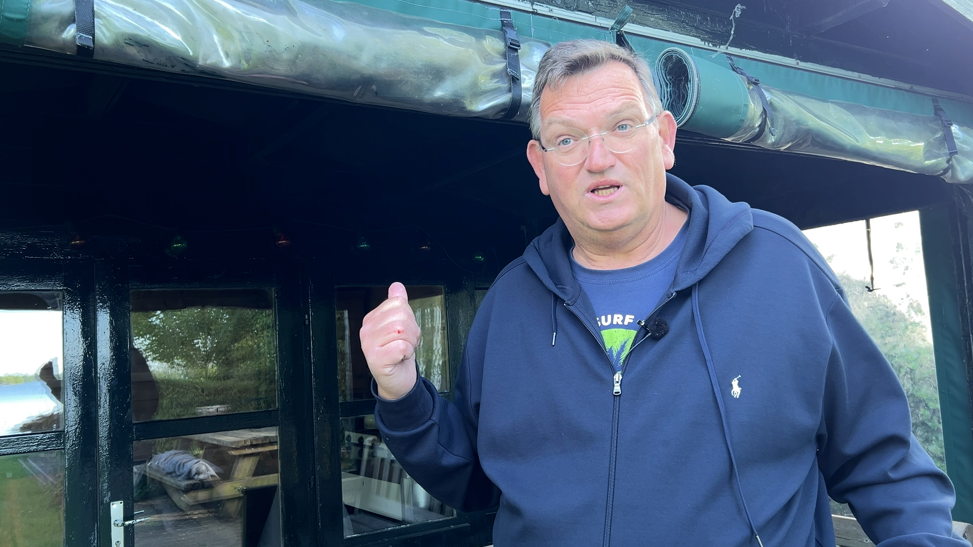 Sjuul wil zijn paradijs niet kwijt: woede bij bewoners illegale huisjes Vinkeveense Plassen