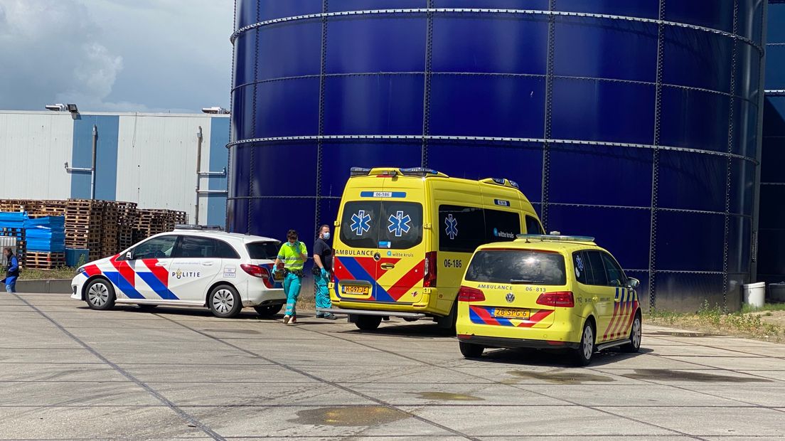 Hulpdiensten bij het bedrijf in Putten. Tim van Donkersgoed/Persbureau Heitink