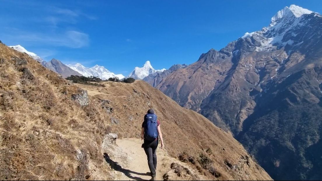 Beelden van de Mount Everest, genomen tijdens de wandeltocht