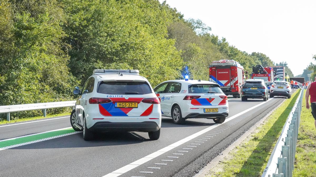 112 Nieuws: N48 nog de hele dag dicht | Autobrand in Deventer