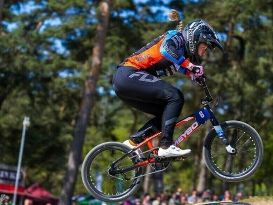 Lieke van der Aa BMX-kampioen bij de junioren