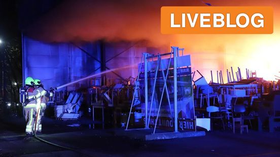 Brand in loods Tiel • botsing op A1. Brand in loods Tiel • botsing op A1.