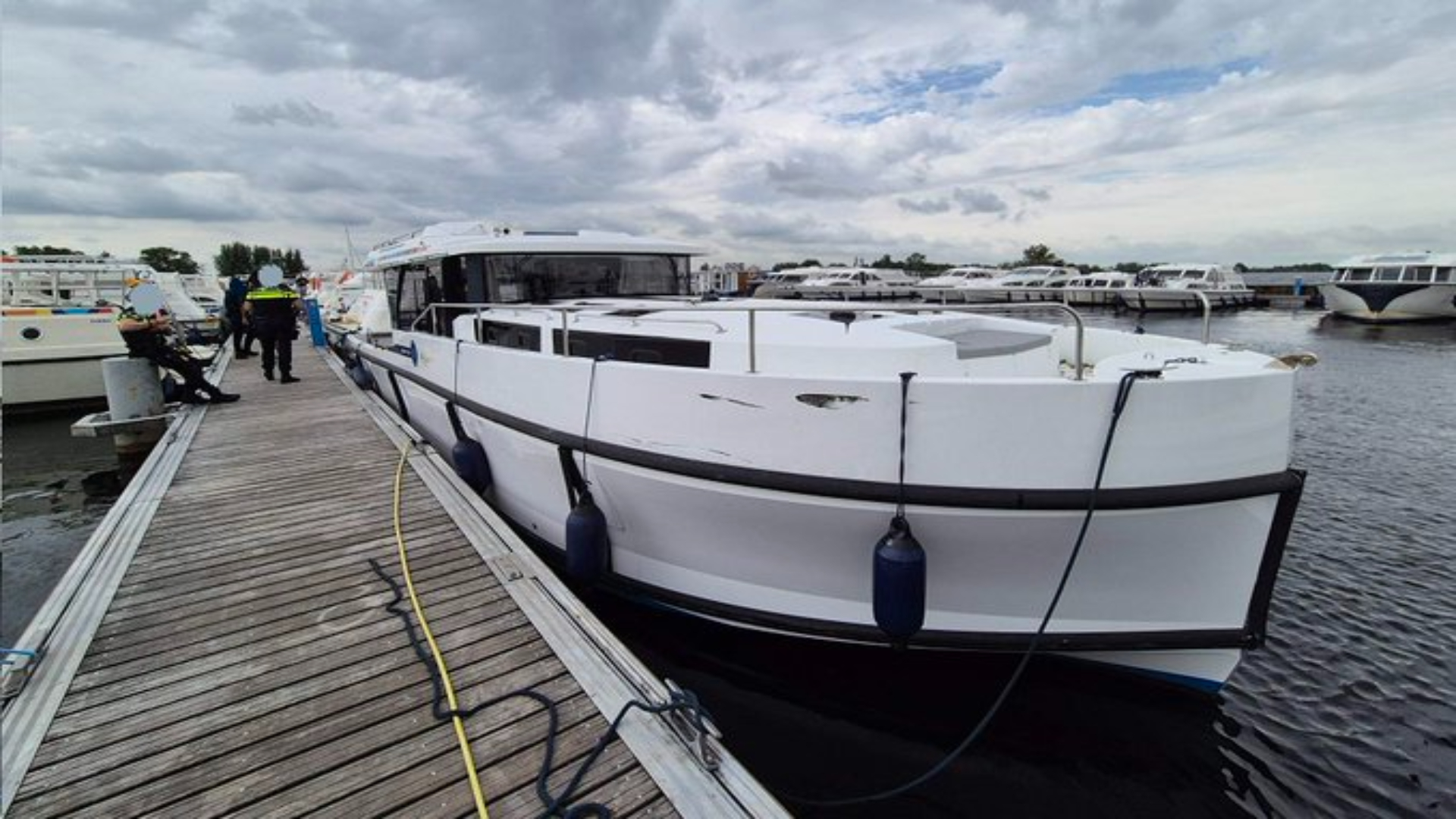 Gestolen boot van half miljoen op Vinkeveense Plassen: man op heterdaad betrapt