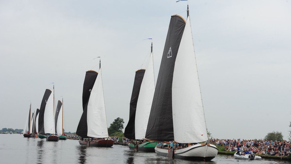 LIVE: Skûtsjes moeten improviseren op het water bij Earnewâld
