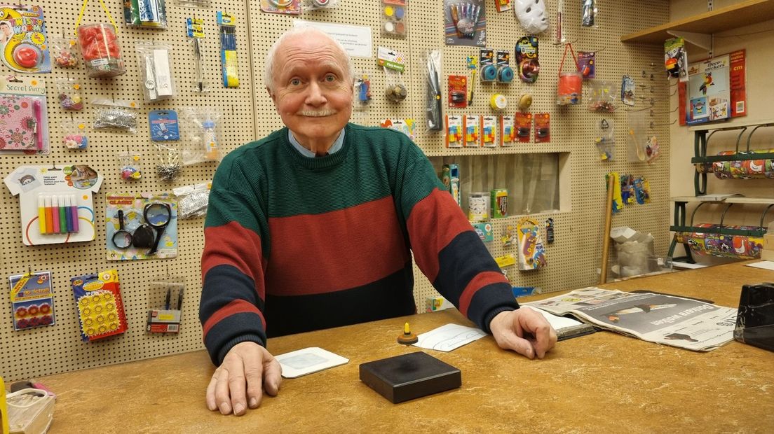 Toon van Montfoort stopt op 80-jarige leeftijd met zijn speelgoedwinkel