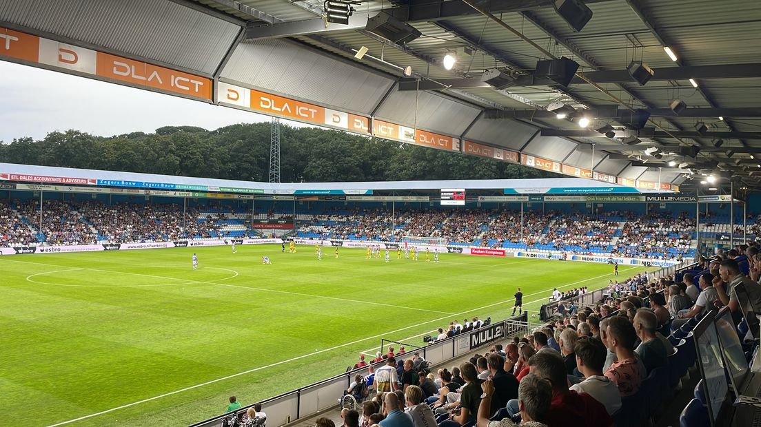 ADO in de openingswedstrijd van een nieuw seizoen op bezoek bij De Graafschap