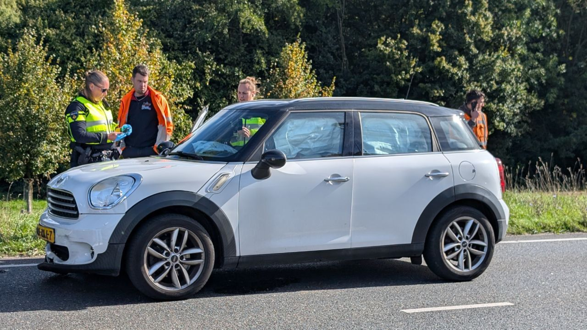 De auto van de zwangere vrouw.